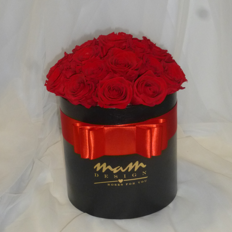 Veľký box ruží čierny - stabilizované červené ruže