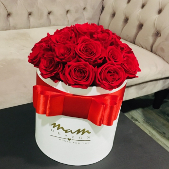 Ve¾ký box ruží biely - stabilizované èervené ruže
